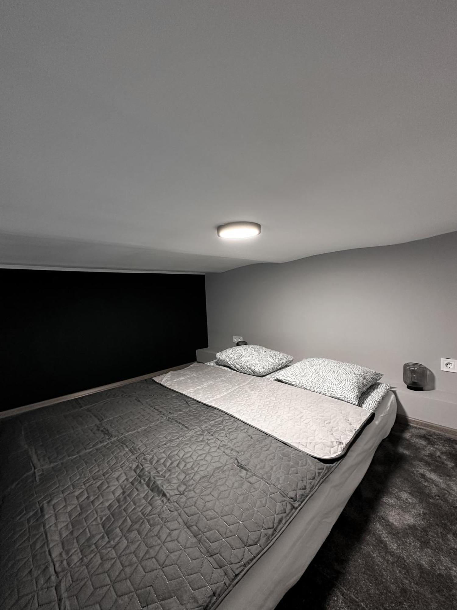 Ya House Aparthotel Boedapest Kamer foto